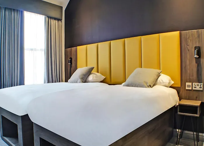 Oyo Tamworth Arms Boutique Pub & Hotel