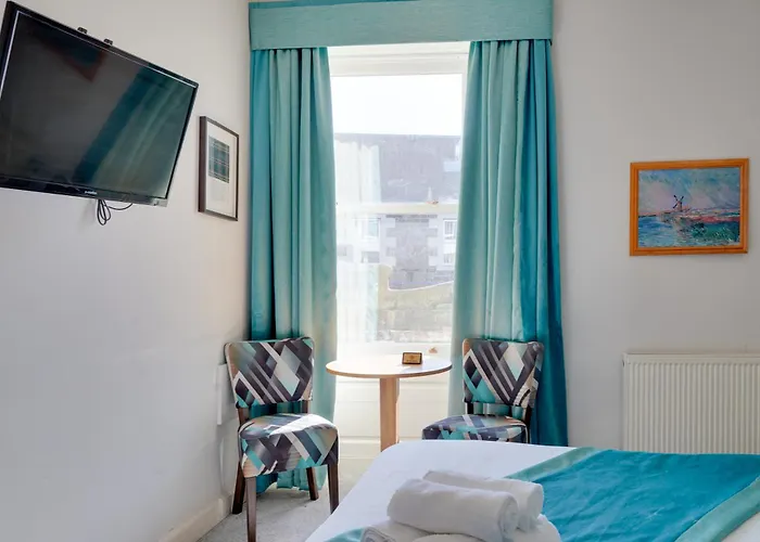 The County Hotel - Self Check-In, Ultra Fast Wi-Fi, Free Parking, Central Location