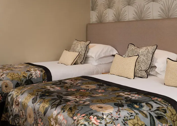 Everglades Hotel