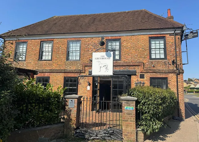 Oyo The Greyhound Inn