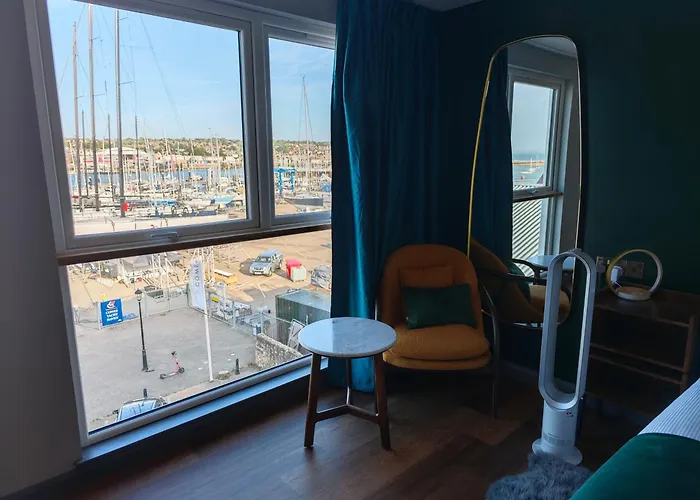 Pinnacle Suites Hotel