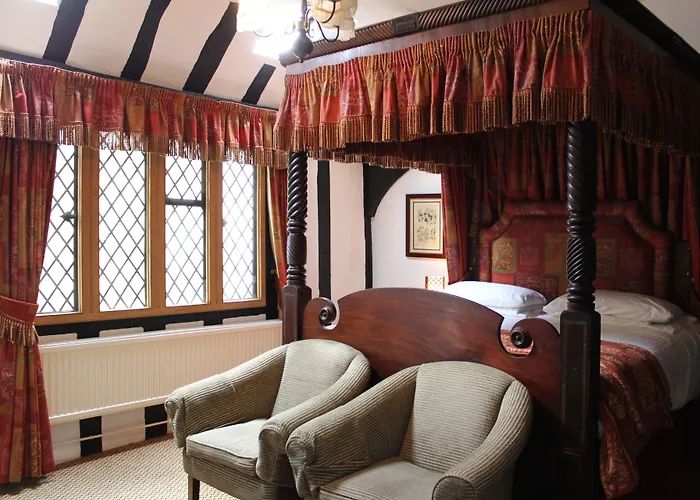 Brook Red Lion Hotel