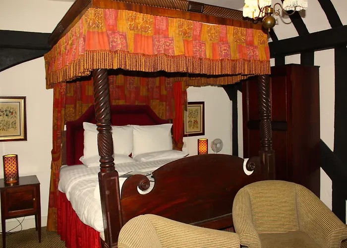 Brook Red Lion Hotel