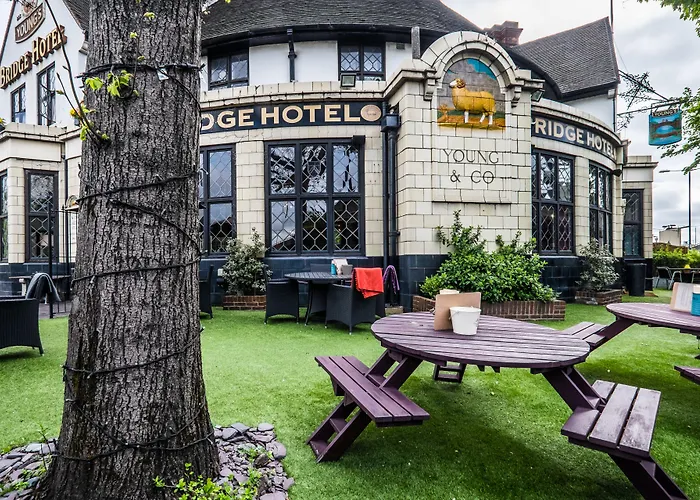 Bridge Hotel