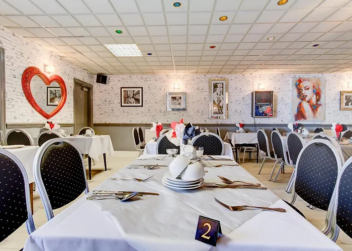 The Sandringham Court Hotel & Apartment Welcoming Large And Small Groups For 16 Years Blackpool