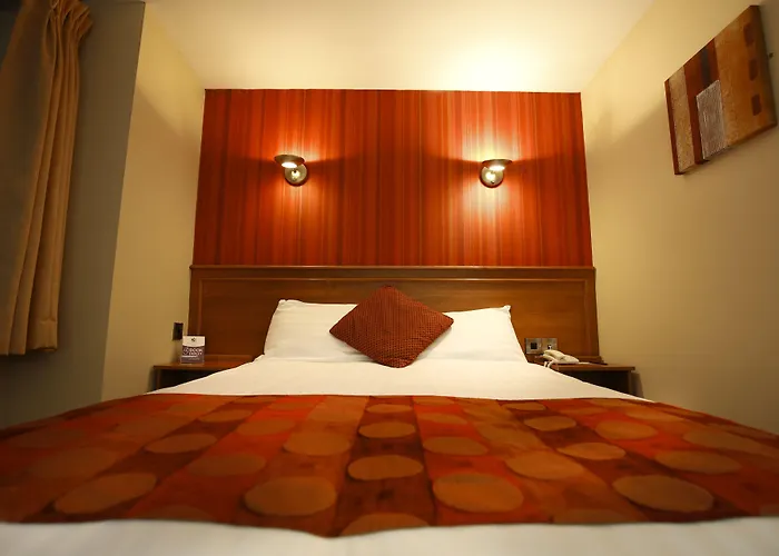 The Valley Hotel & Carriage Gardens