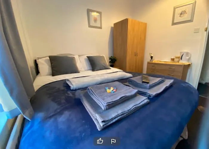 Oyo Tudor Lodge - Redcar Beach
