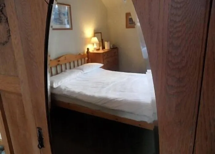 Cairn Hotel