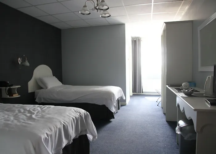 5 Corners Guest Inn