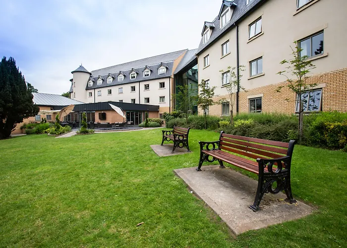 Drayton Manor Hotel