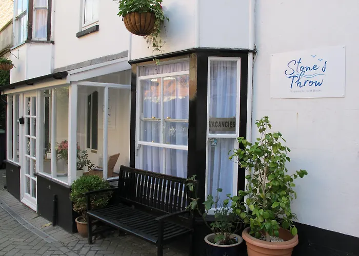 Stone'S Throw Guest House