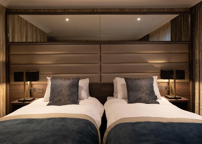 Carlton Hotel