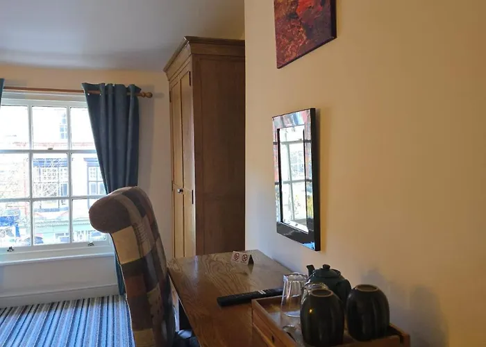 Honeymoon Suite - The Unicorn Hotel