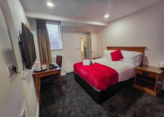 Hullywood Rooms With Shared Kitchen Facilities
