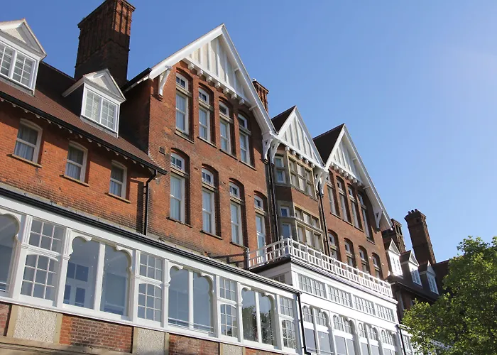 Yarrow Hotel
