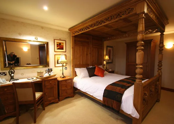 Three Horseshoes Country Inn