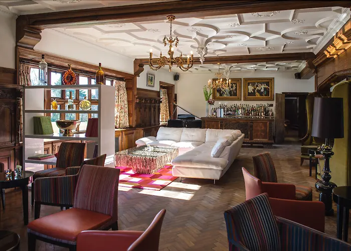 Hillbark Hotel