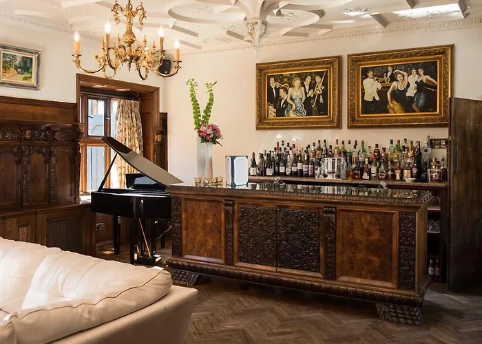 Hillbark Hotel