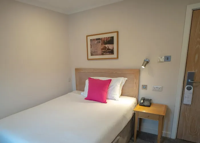 County Hotel