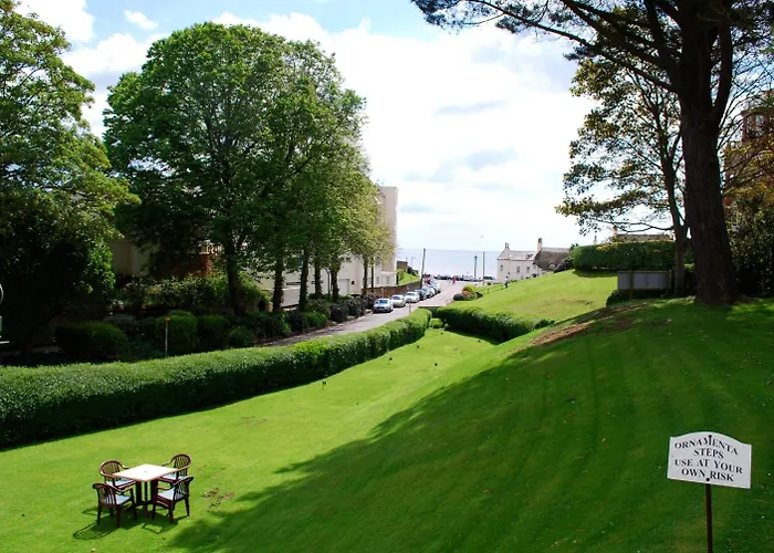 Royal Glen Hotel