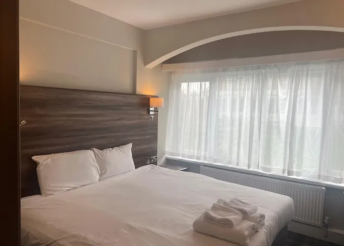 Riverside Hotel