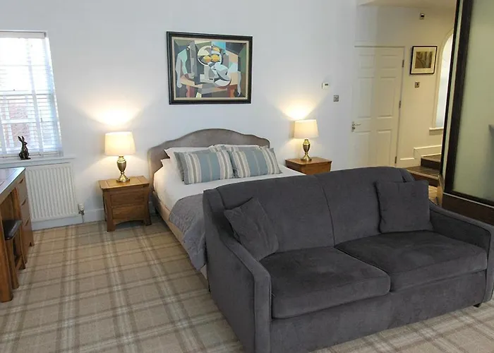 The Marine Hotel & Restaurant