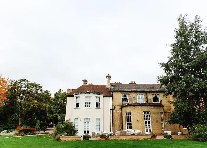 Woodland Manor Hotel