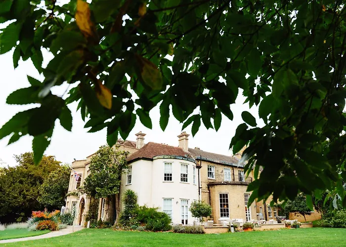 Woodland Manor Hotel