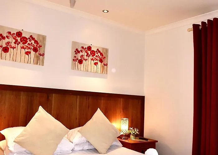 Riverside Hotel