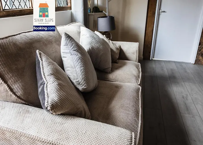 Five Guest Rooms In Tudor House Frankwell Shrewsbury With Free Wifi