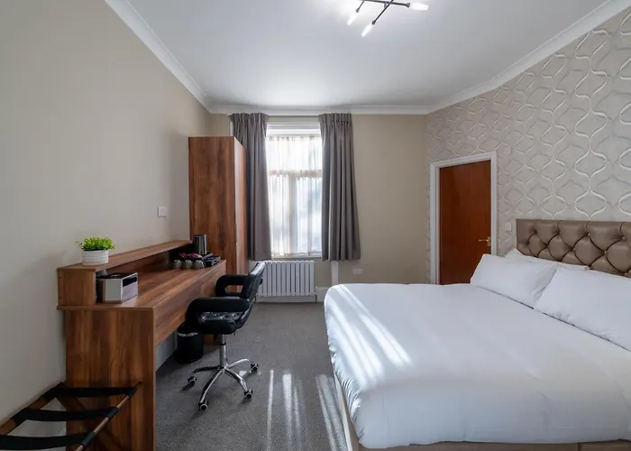 Uno Thames Hotel