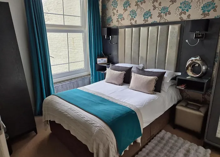 Hastings House 9-Bedroom Holiday House