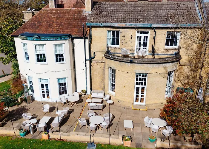 Woodland Manor Hotel