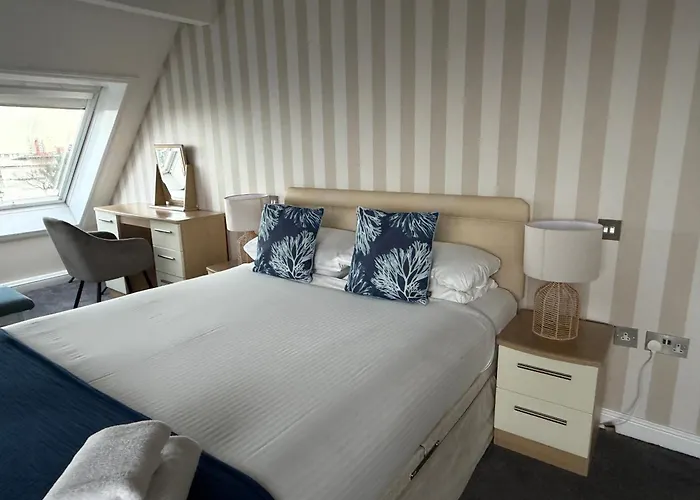 Boathouse Hotel