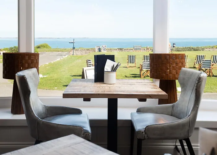 Beach House Hotel