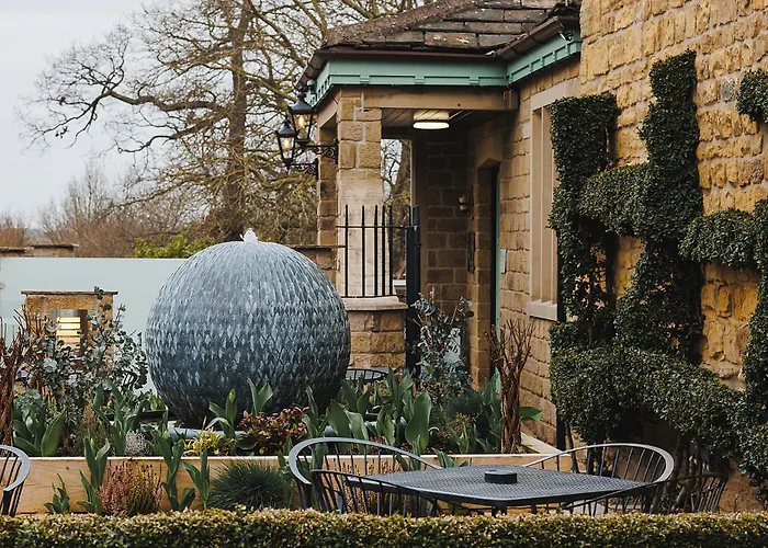 Rogerthorpe Manor Hotel
