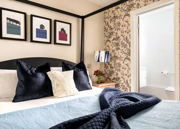 The Lansdowne Boutique Rooms With Breakfast - Adults Only