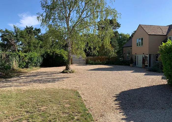 The Byre, At Cradle Barn Offering A King Suite Abingdon-on-Thames