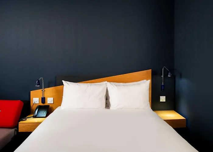 Holiday Inn Express Hamilton By Ihg