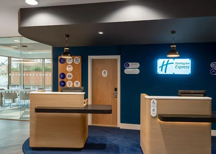 Holiday Inn Express Cambridge West - Cambourne By Ihg