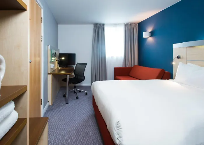 Holiday Inn Express Swindon City Centre By Ihg