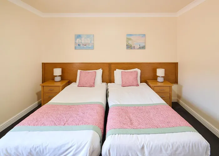 Rooms At 95 Long Street