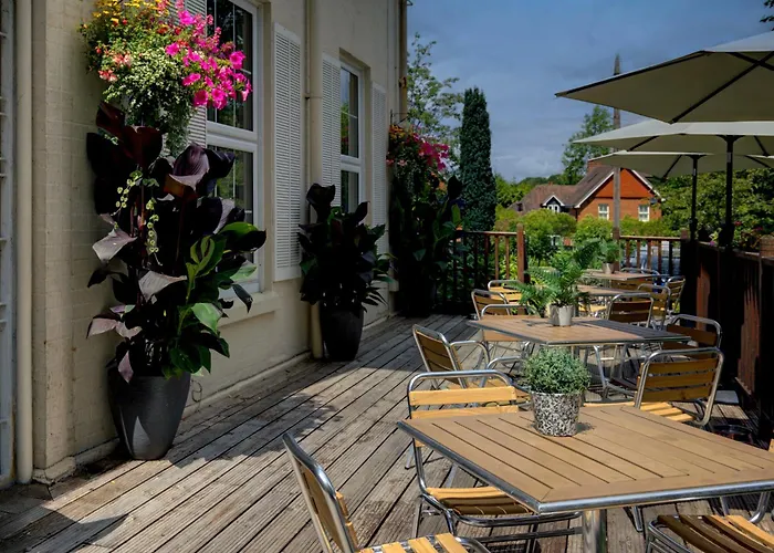 Forest Lodge Hotel