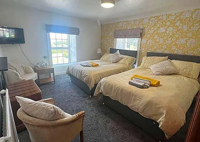 Holland Arms Hotel