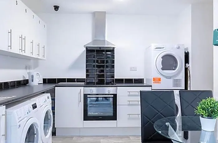 Hillcrest Studio Apartments