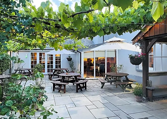 Greyhound Inn