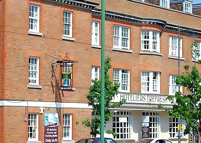 The Broadway Hotel And Carvery
