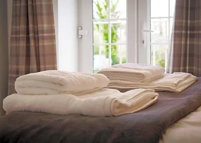 Lemon Tree Rooms - Newly Refurbished Coastal Stay