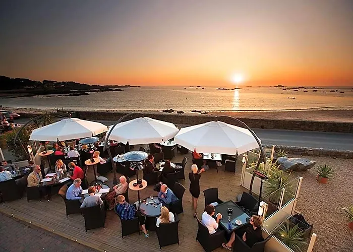 Cobo Bay Hotel