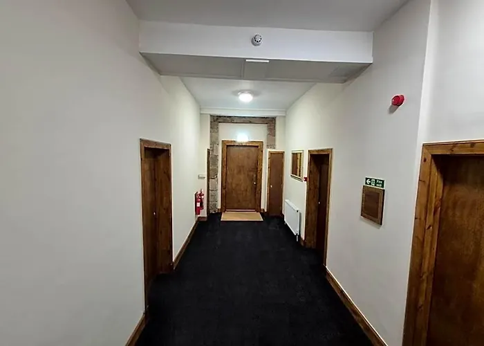 Douglas Hotel